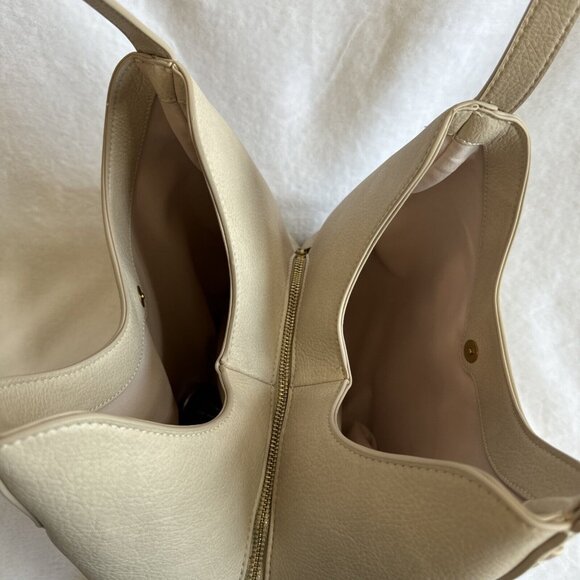 Style & Co Bucket Shoulder Bag Faux Leather Super Soft Pockets Galore Cream - Picture 4 of 12